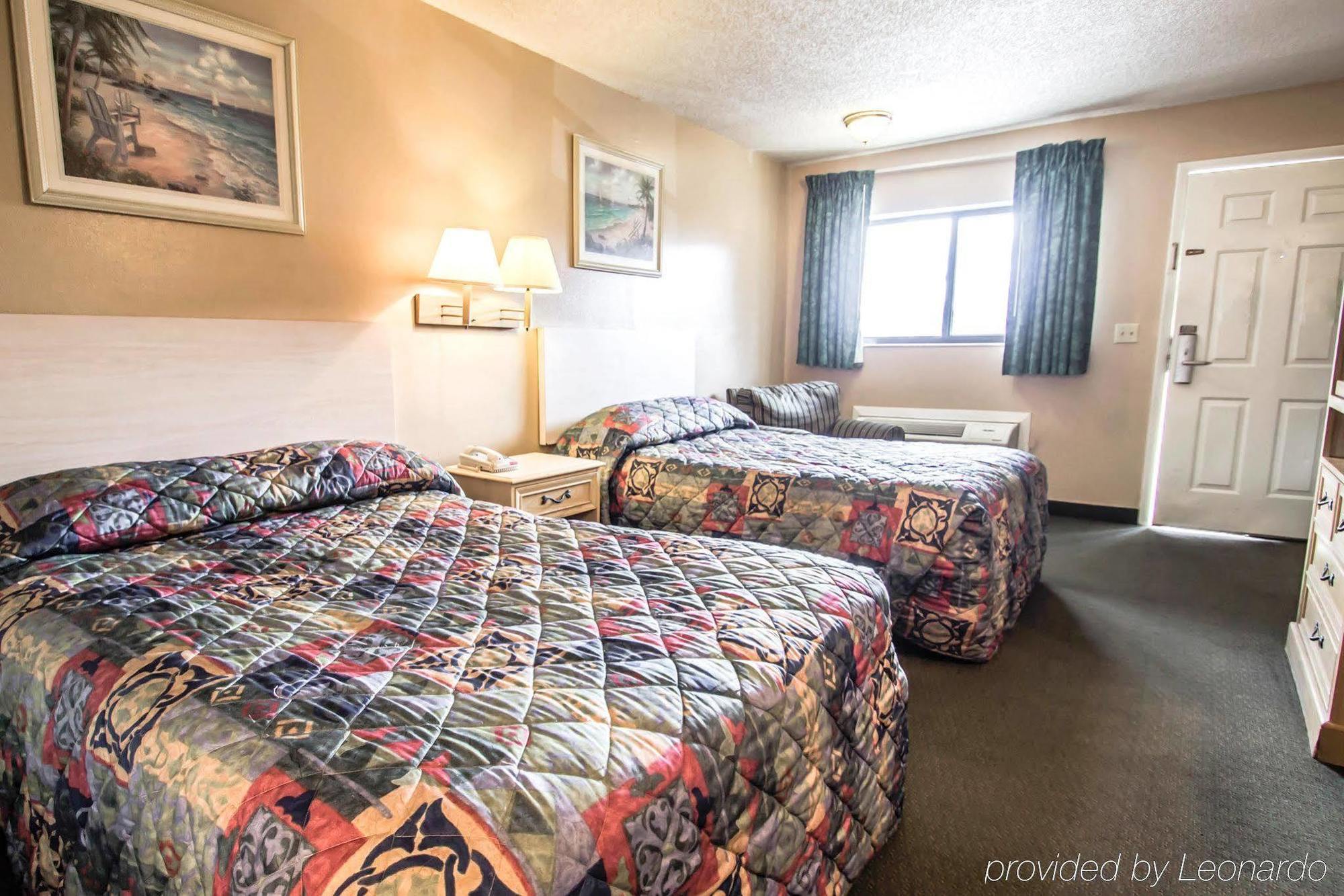 Rodeway Inn Forest City Экстерьер фото